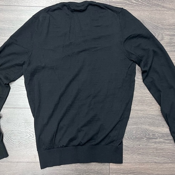 Massimo Dutti Medium Black V-Neck 100% Merino Wool Sweater - Picture 2 of 12